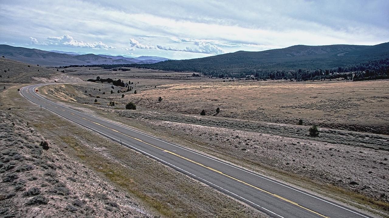 Big Hole Pass - Southeast Elev 7400 road camera