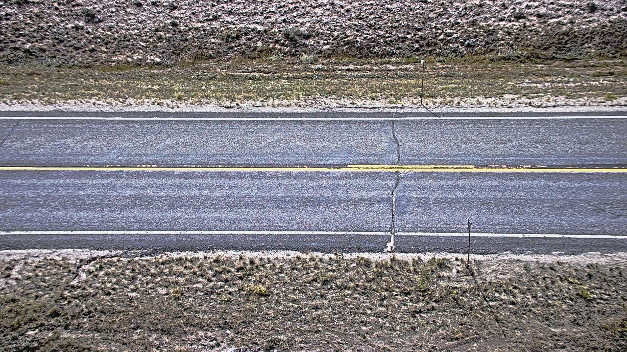 Big Hole Pass - Roadway Elev 7400 road camera