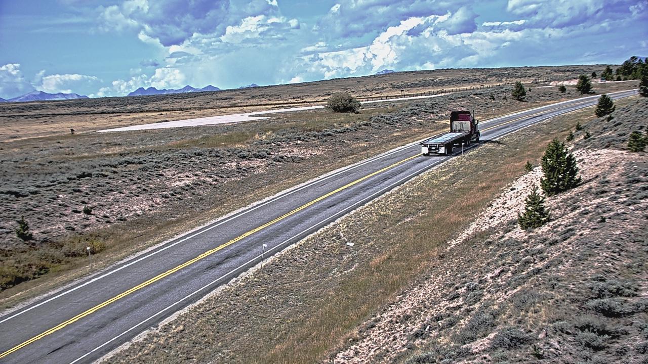 Big Hole Pass - Northwest Elev 7400 road camera