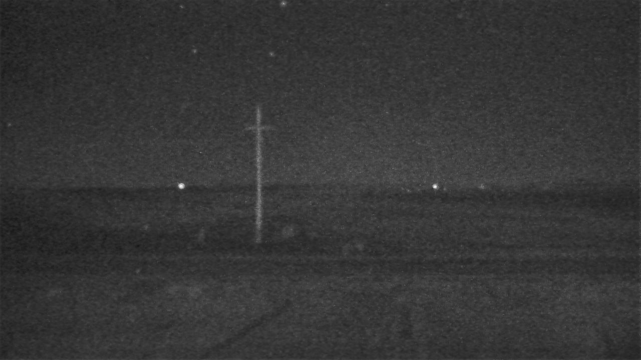 MT-200 & Winnett traffic camera, view north, Winnett